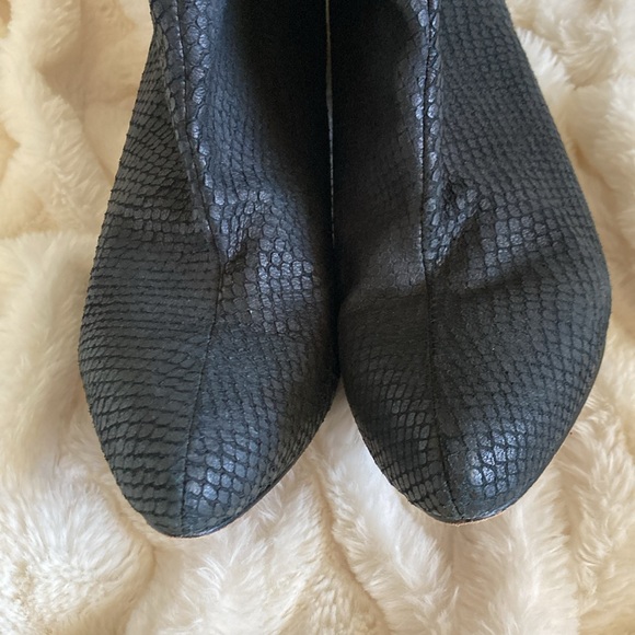 Anthropologie Cynthia Vincent over the knee snake print boots - Picture 2 of 10